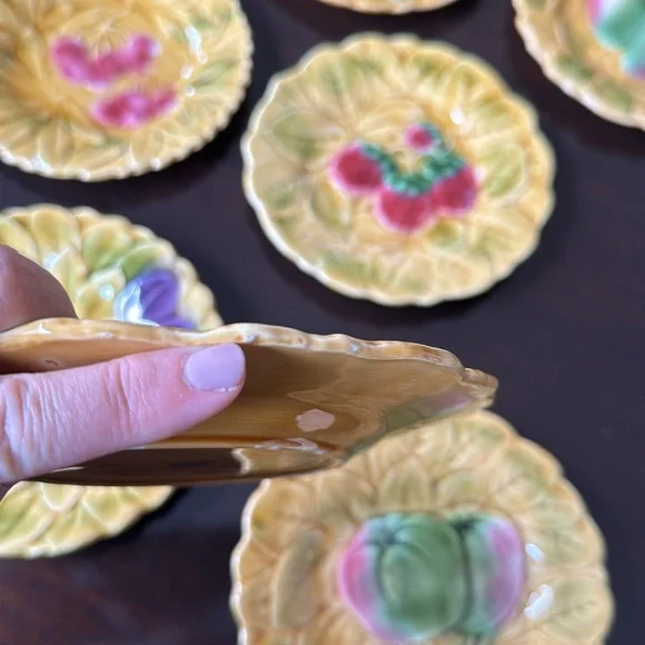 Sarreguemines Majolica Plates  7-1/2" set of 7 - Picture 9 of 12